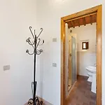 Elegant 2-bedroom In Tuscan Nyaraló