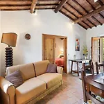 Elegant 2-bedroom In Tuscan Cortona