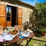 Elegant 2-bedroom In Tuscan Nyaraló