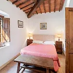 Elegant 2-bedroom In Tuscan Cortona