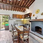 Elegant 2-bedroom In Tuscan Nyaraló
