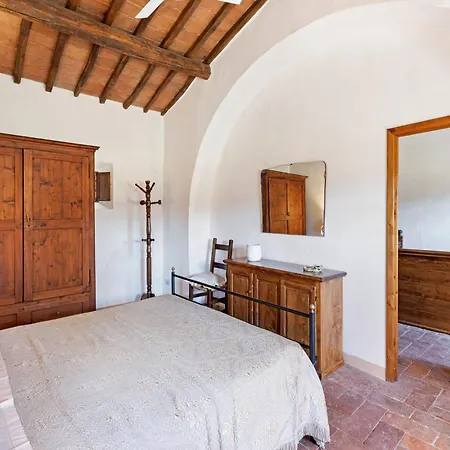 Elegant 2-bedroom In Tuscan