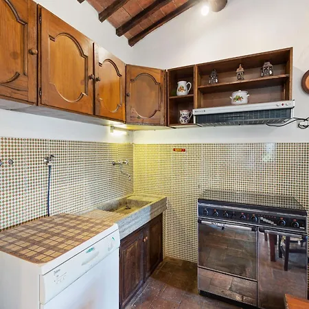 Elegant 2-bedroom In Tuscan *