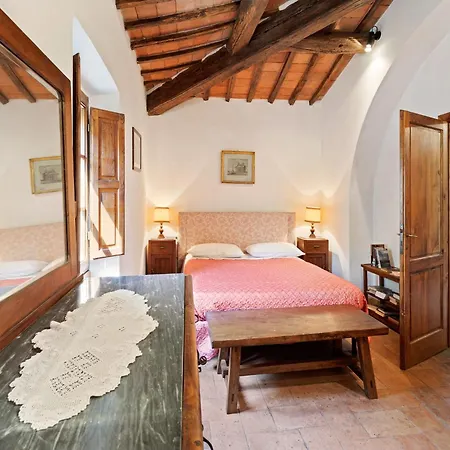 Elegant 2-bedroom In Tuscan بيت للعطل *